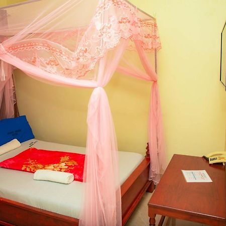 Africa Natural Tours - Kilimanjaro White House Hotel Moshi Extérieur photo