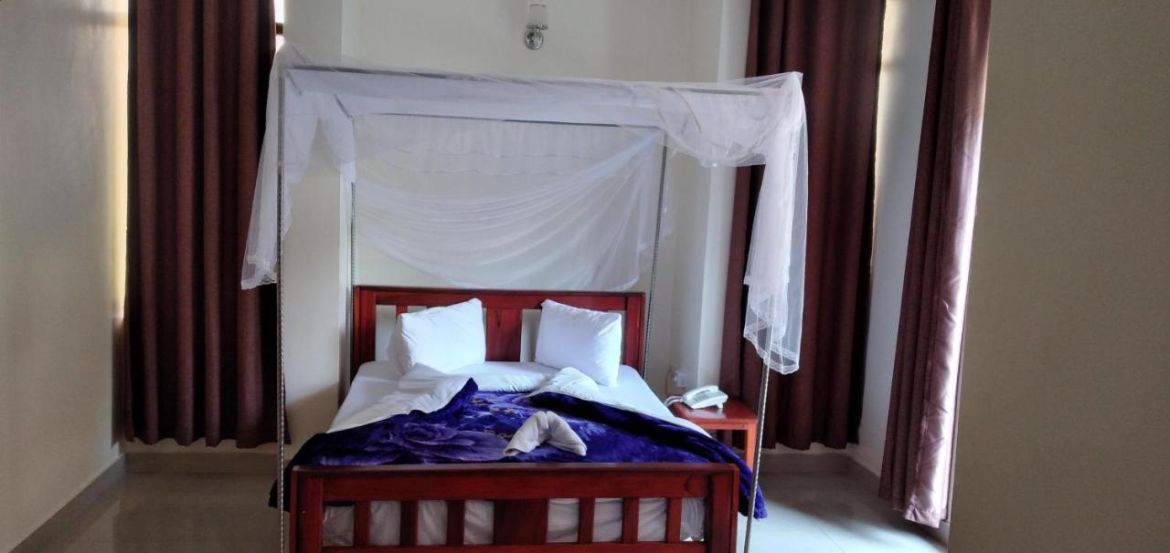 Africa Natural Tours - Kilimanjaro White House Hotel Moshi Extérieur photo