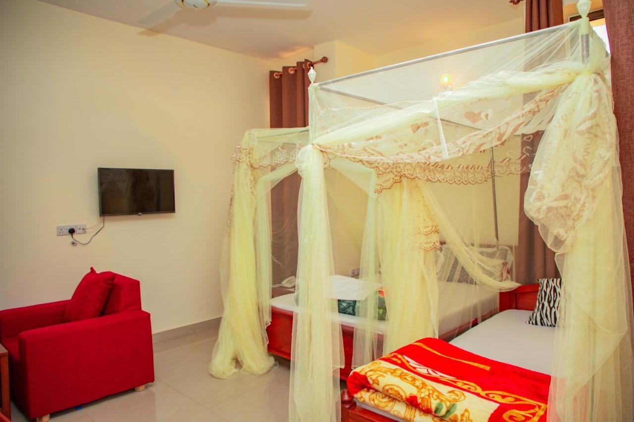 Africa Natural Tours - Kilimanjaro White House Hotel Moshi Extérieur photo