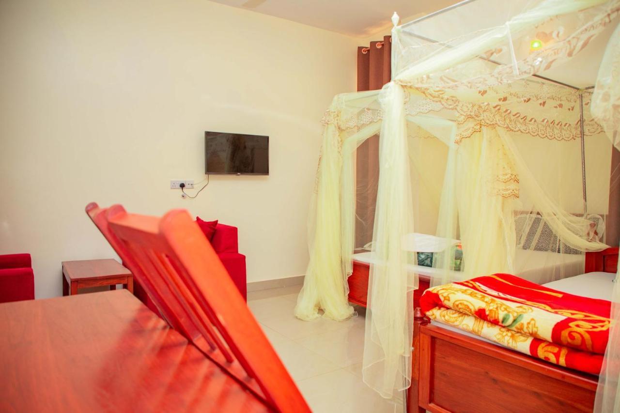 Africa Natural Tours - Kilimanjaro White House Hotel Moshi Extérieur photo