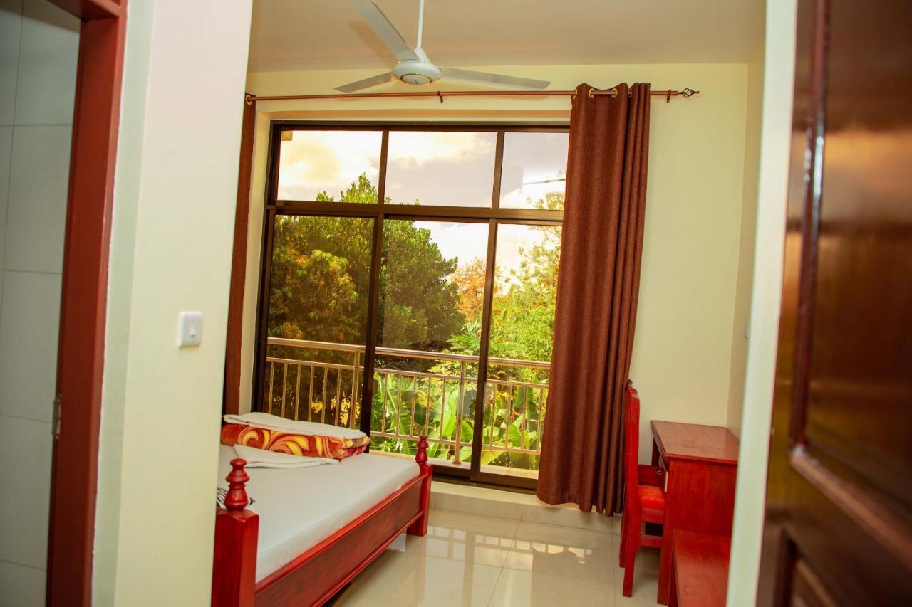 Africa Natural Tours - Kilimanjaro White House Hotel Moshi Extérieur photo