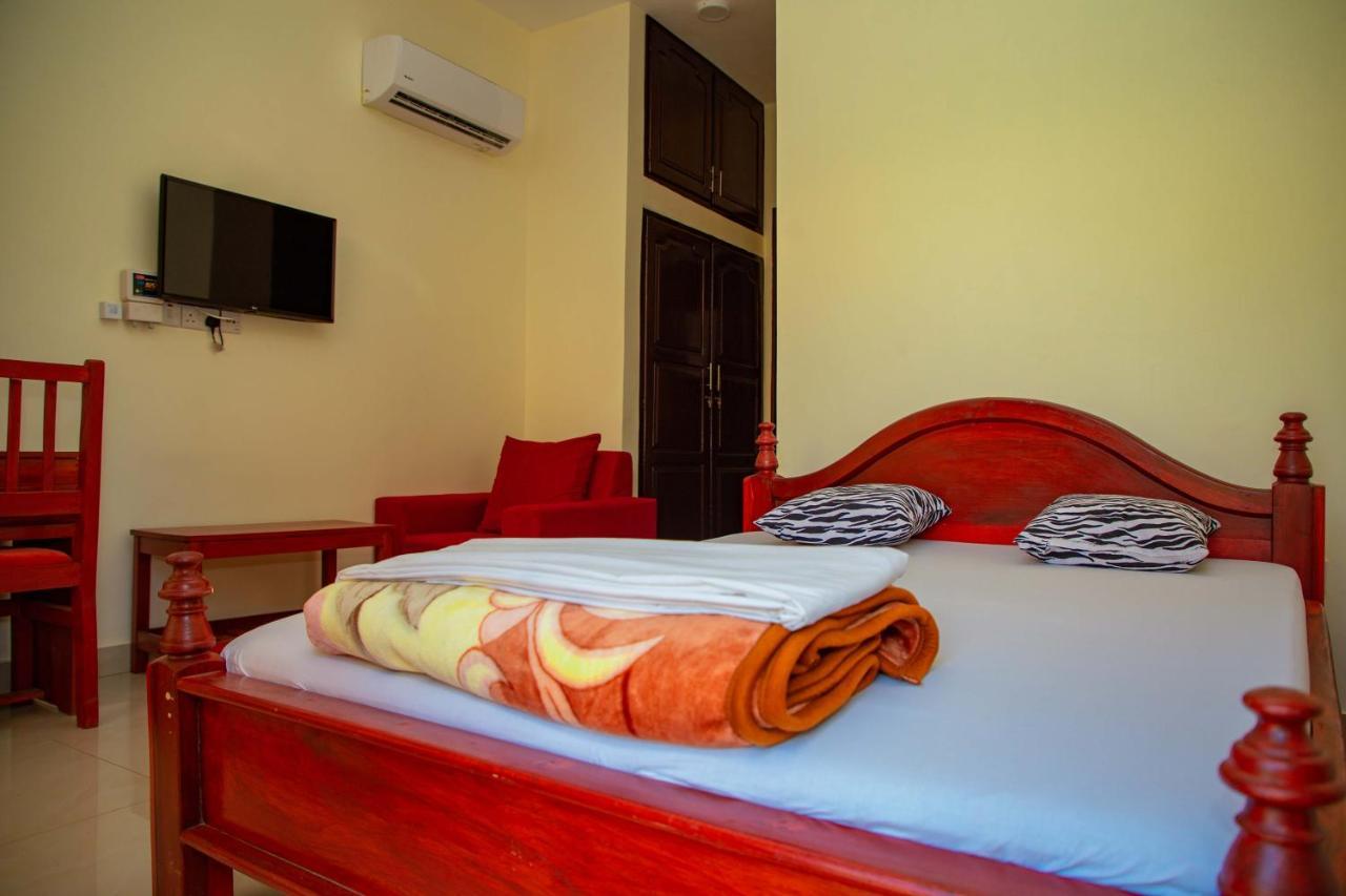 Africa Natural Tours - Kilimanjaro White House Hotel Moshi Extérieur photo