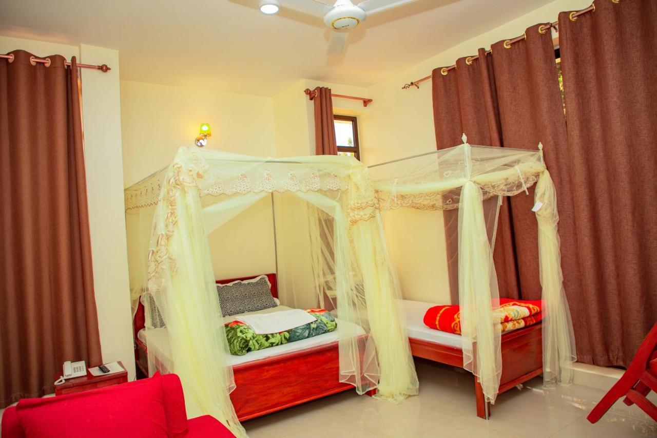 Africa Natural Tours - Kilimanjaro White House Hotel Moshi Extérieur photo