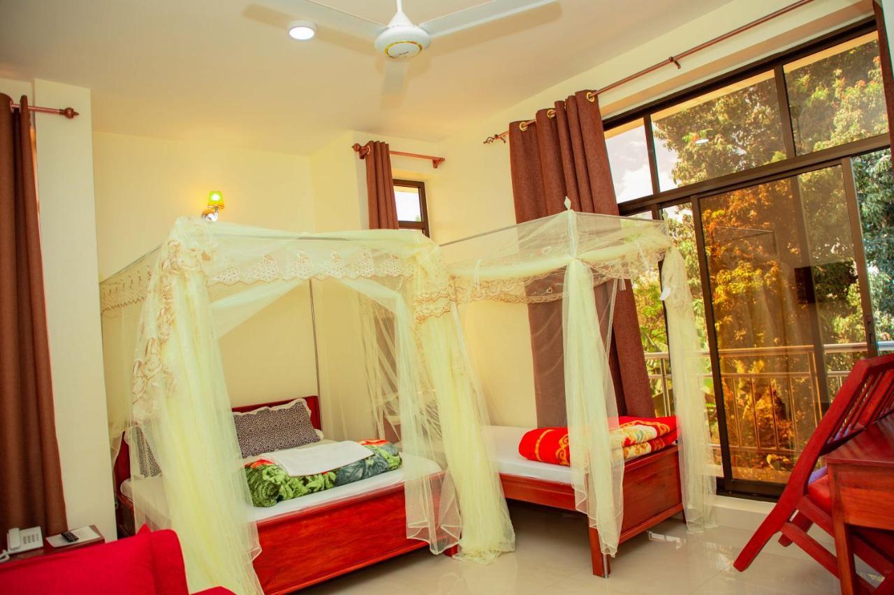 Africa Natural Tours - Kilimanjaro White House Hotel Moshi Extérieur photo