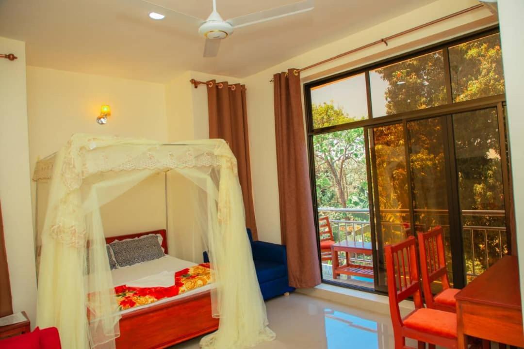 Africa Natural Tours - Kilimanjaro White House Hotel Moshi Extérieur photo