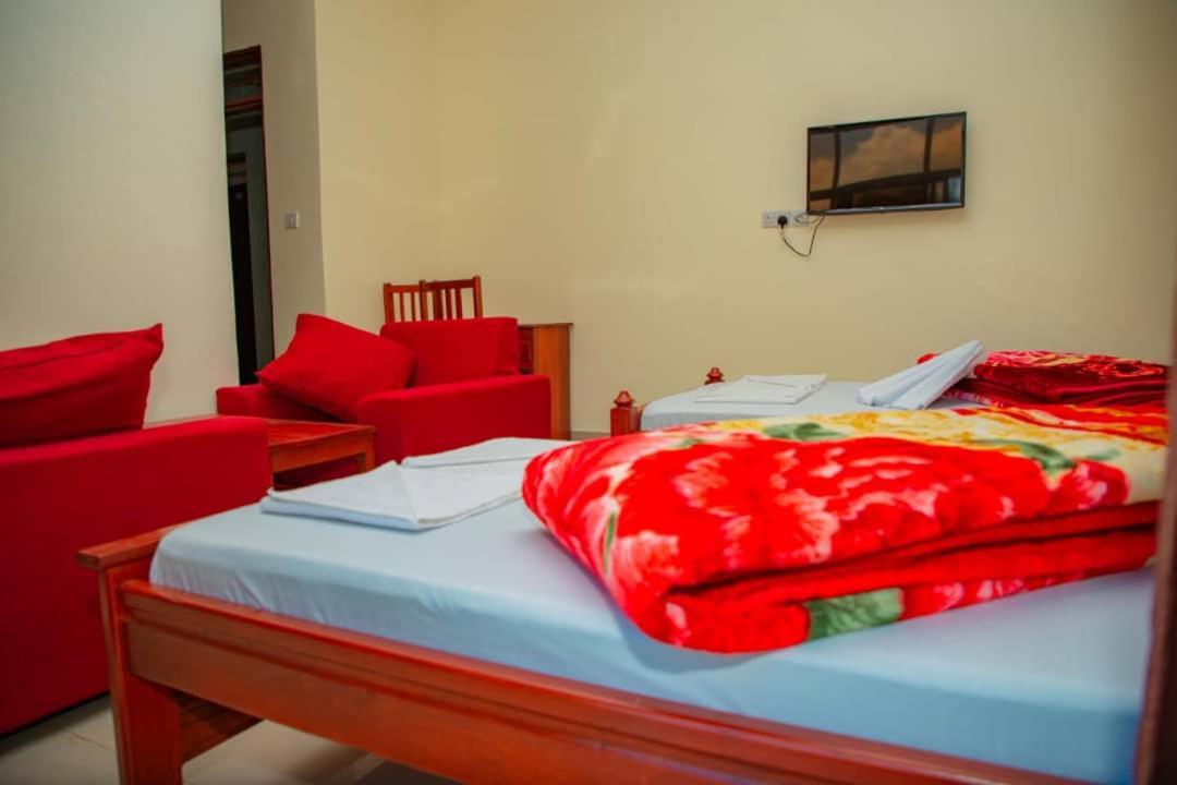 Africa Natural Tours - Kilimanjaro White House Hotel Moshi Extérieur photo
