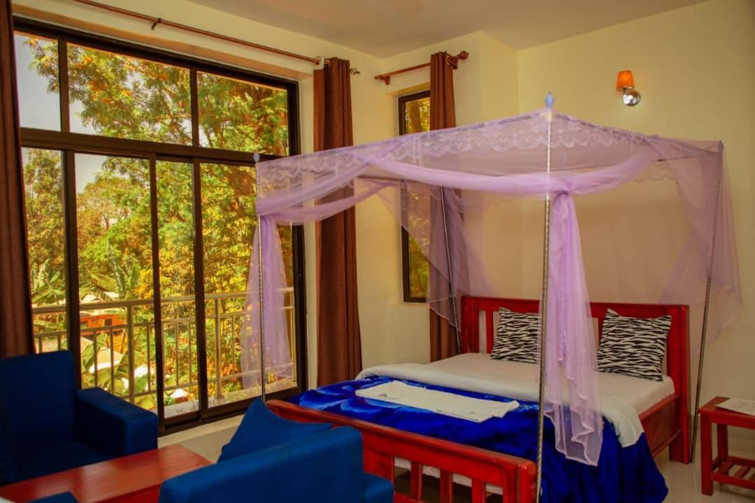 Africa Natural Tours - Kilimanjaro White House Hotel Moshi Extérieur photo