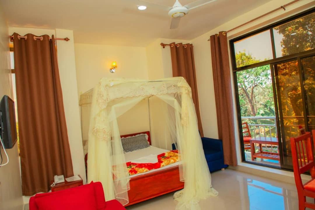 Africa Natural Tours - Kilimanjaro White House Hotel Moshi Extérieur photo