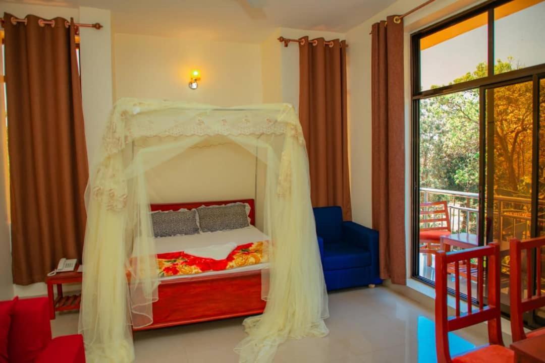 Africa Natural Tours - Kilimanjaro White House Hotel Moshi Extérieur photo
