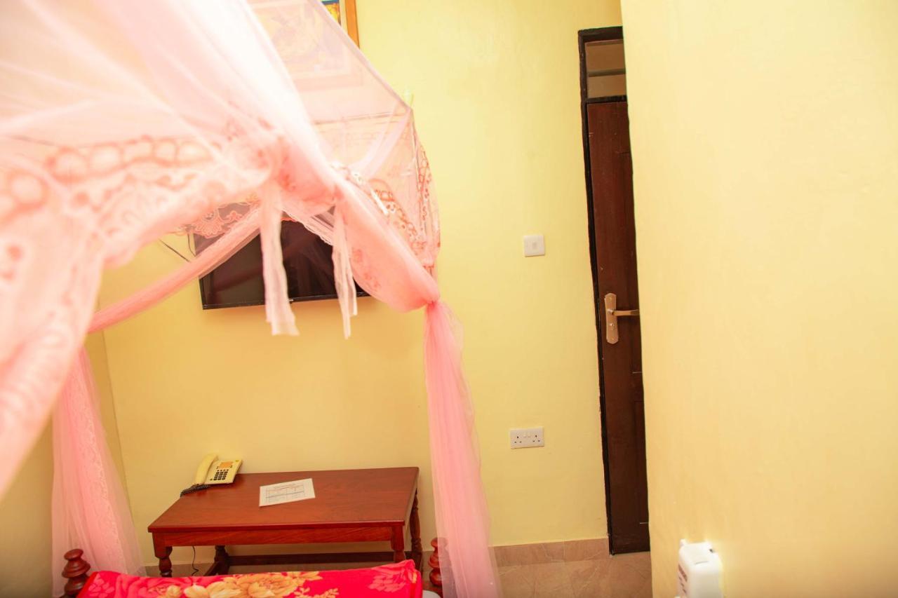 Africa Natural Tours - Kilimanjaro White House Hotel Moshi Extérieur photo